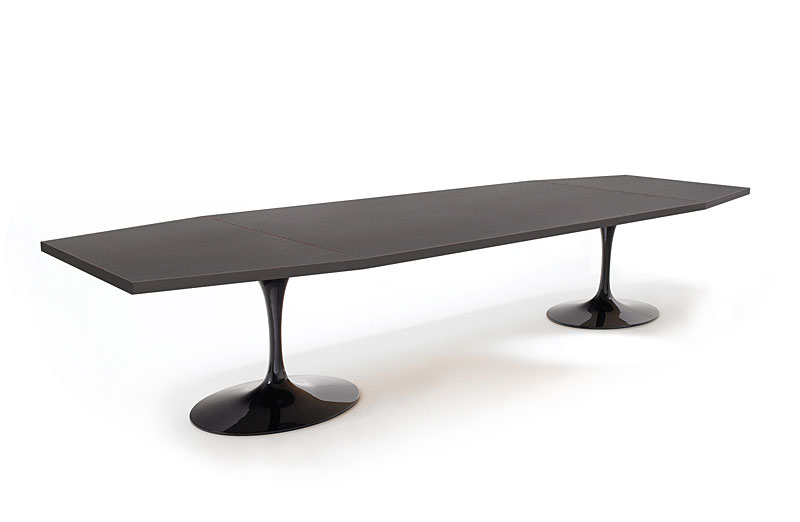 Collezione Ghirlanda - Table modular Tulip avec plateau en cuir Hommage à Eero Saarinen.