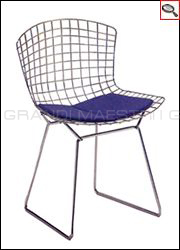 Chaise Wire chair, conçue par Harry Bertoia.